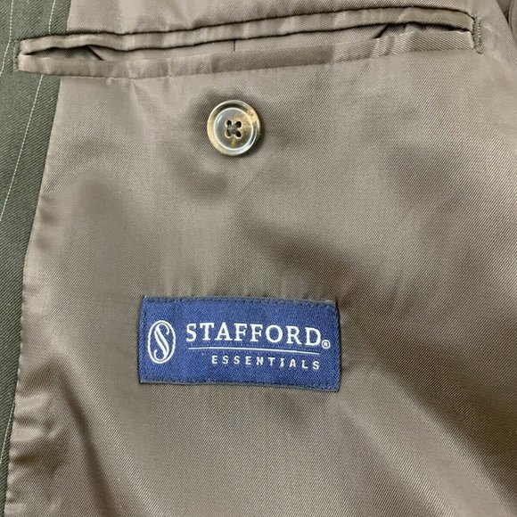 Stafford Men's Suit. Brown, Pin Striped. Pleated Pants. 42S Coat. 38 x 30 Pants. - Picture 8 of 12